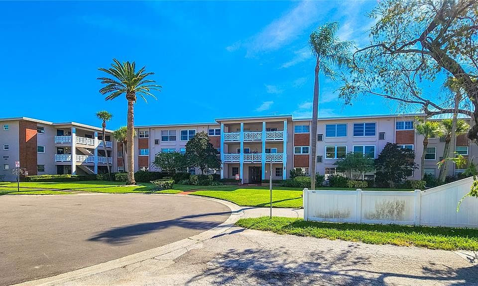 1st image of 3125 36th St N APT 314