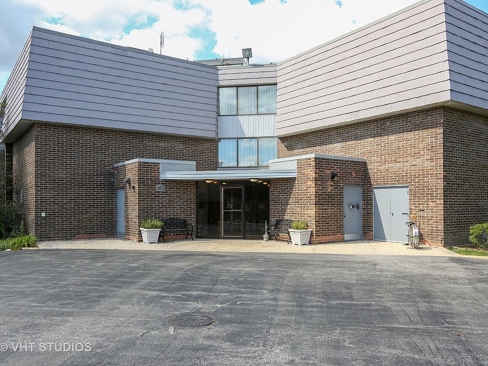 1st image of 924 S Lake Ct #4-203