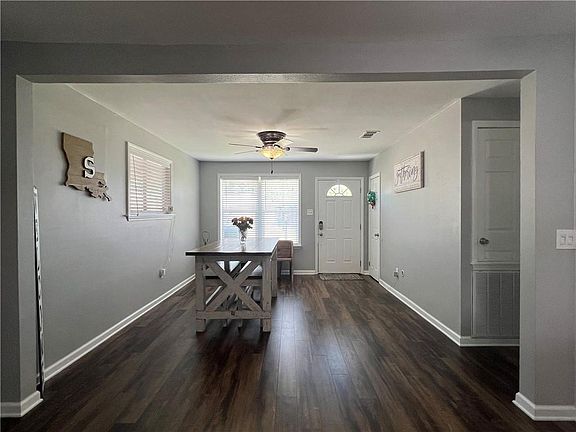 5th image of 10 Dolores Dr