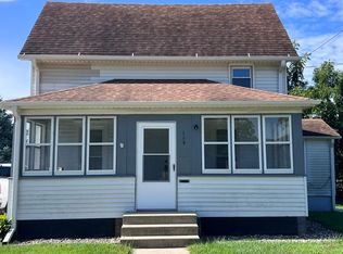 105 E Park St, Morrison, IL 61270