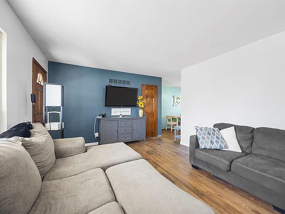 5th image of 842 Marrisa Dr