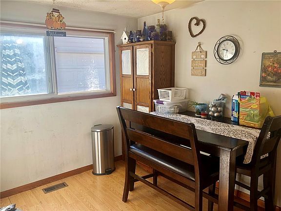 3rd image of 2509 Meadow Trl