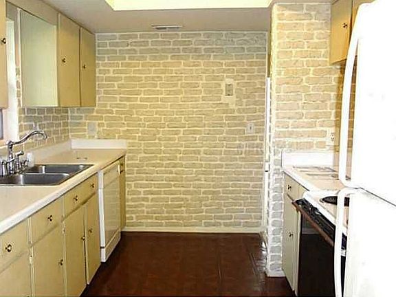 3rd image of 170 Hibiscus Ln