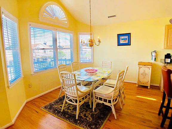 3rd image of 4815 Asbury Ave #2