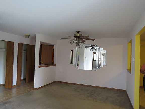 5th image of 11042 Theresa Cir