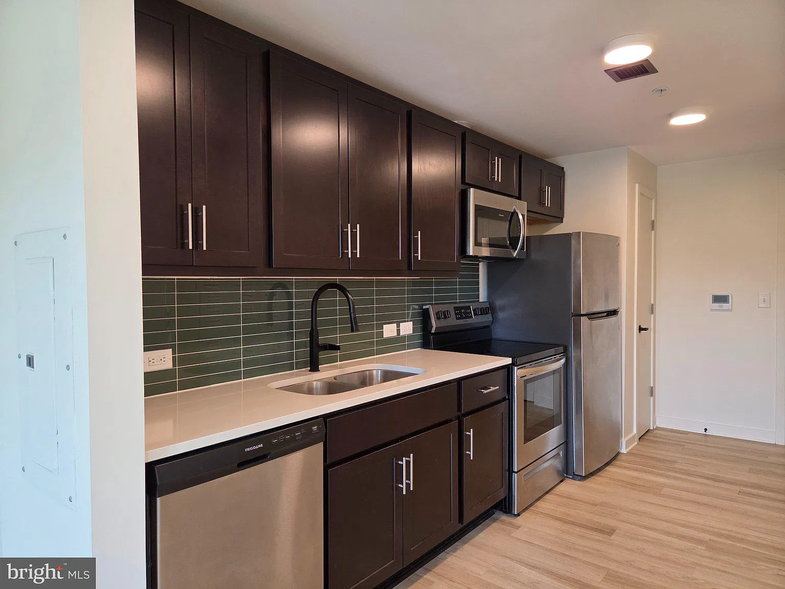 Studio, 1.0 bath, 450 sqft, $1,500 — Photo 3