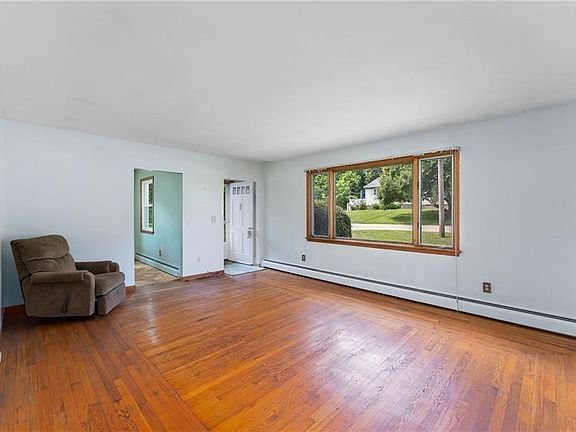 5th image of 20 Correia Dr