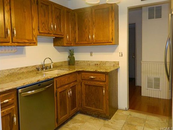 2nd image of 103 Sheffield Ct