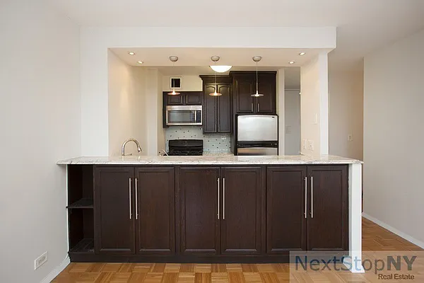 Rented by NextStopNY | media 15