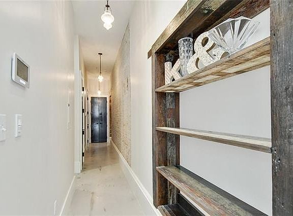 3rd image of 207 N Peters St Unit 10