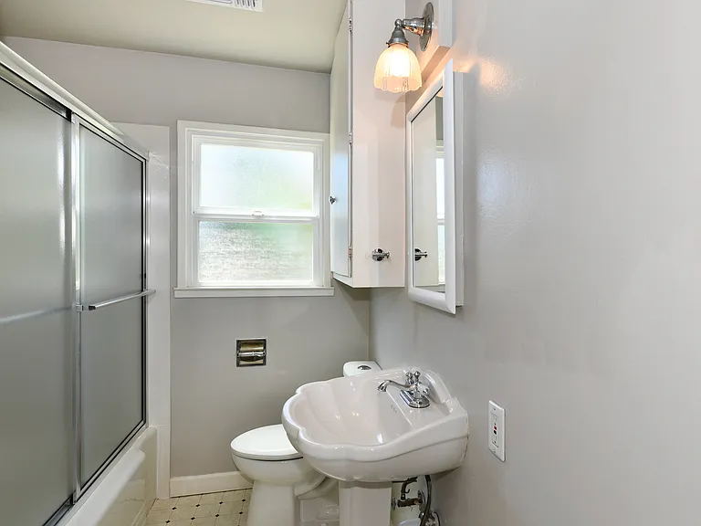 1415 Meek Ave — Photo 10