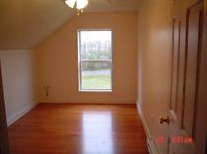 2nd image of 1278 Cumberland Head Rd APT 4