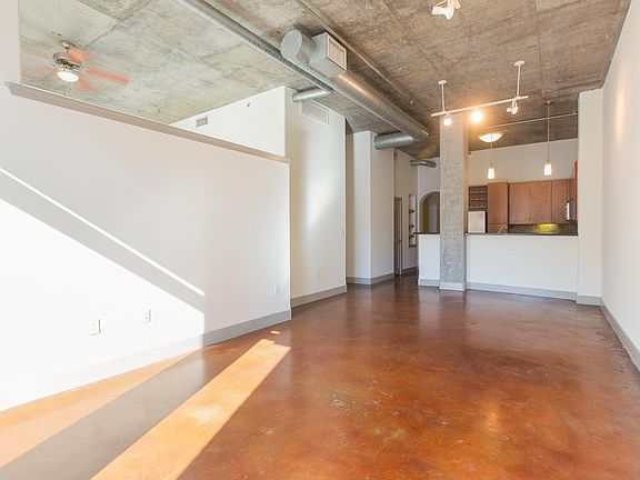 3rd image of 840 E Green St Unit 116