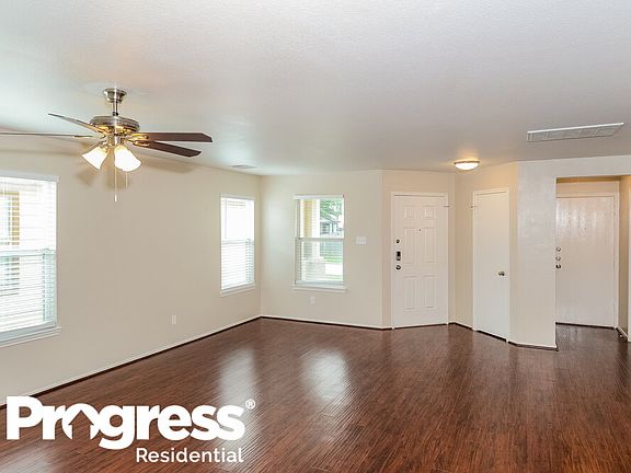 4th image of 18226 Temple Hill Ln