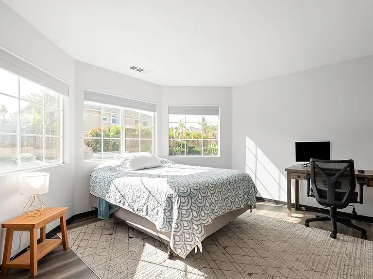 450 Rocco Cir — Photo 13