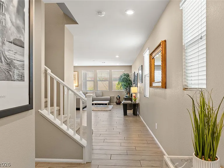 5347 Boschetto St — Photo 3