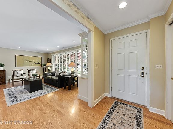 3rd image of 215 E Lynnwood Ave