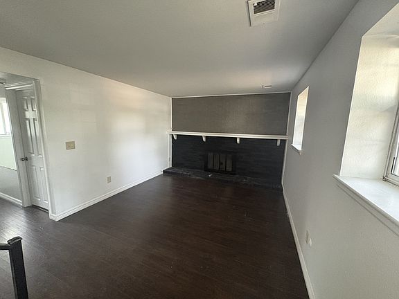 5th image of 701 Harrison Dr