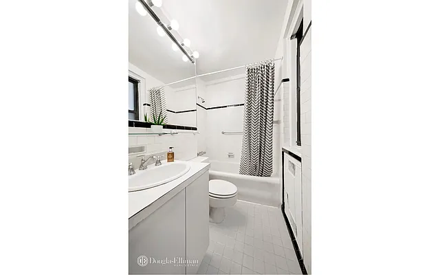 Sold by Douglas Elliman | media 20