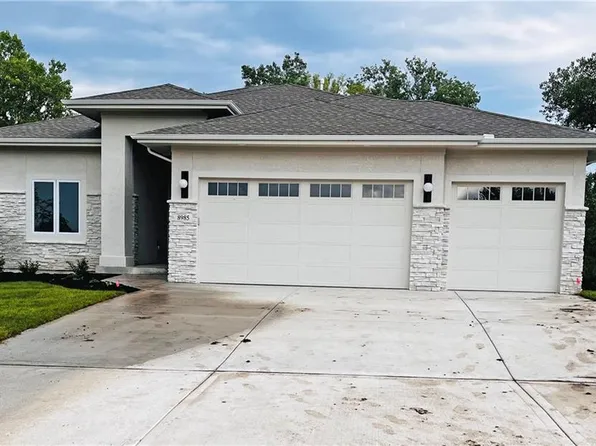 8985 Shady Bend Rd, Lenexa, KS 66227