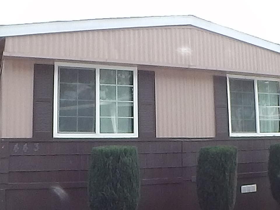1st image of 443 Shorewood Ln