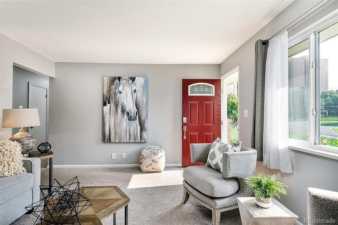 4 bed, 1440 sqft, $4,400 — Photo 2