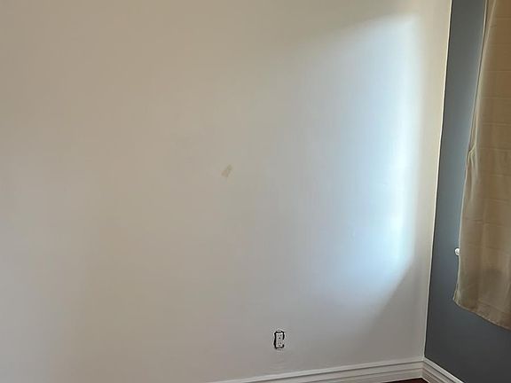2nd image of 330 S Mariposa Ave APT 5