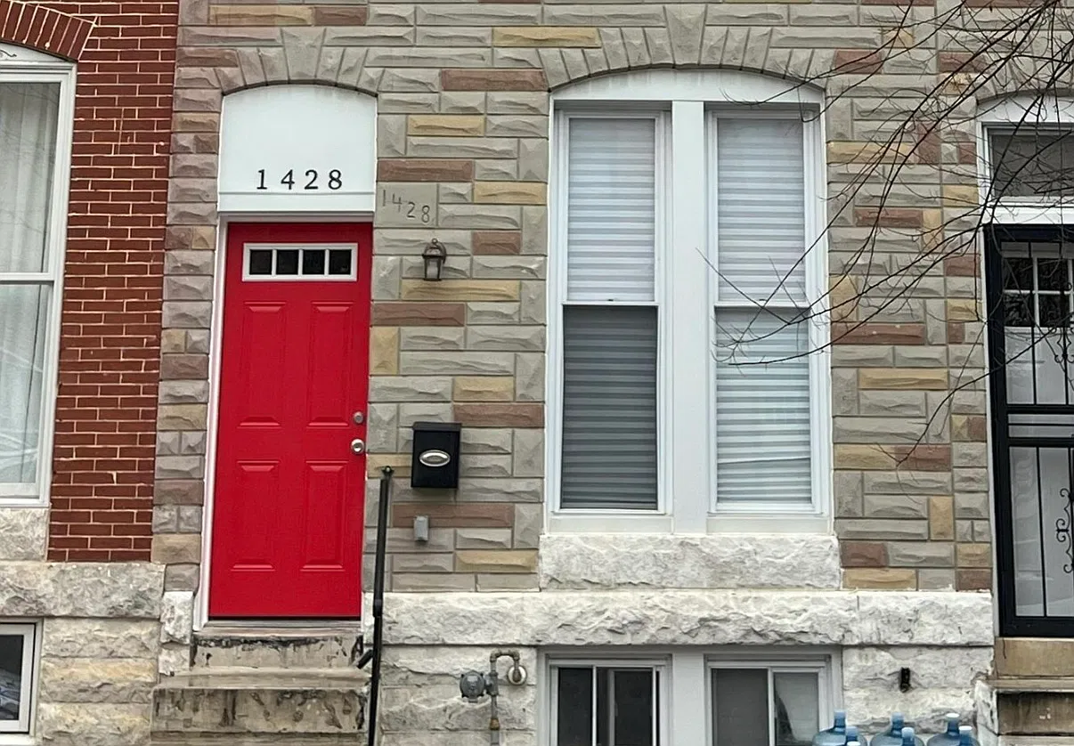 3 bed, 3.5 bath, 1900 sqft, $1,000 — Photo 1