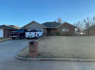 40 N Hillcrest Dr, Chickasha, OK 73018