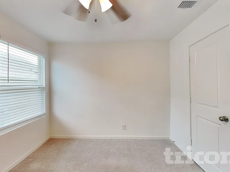 10712 Cowhide Ln — Photo 11