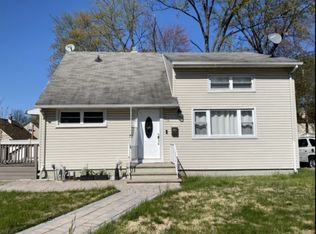 115 Independence Dr, Roselle, NJ 07203
