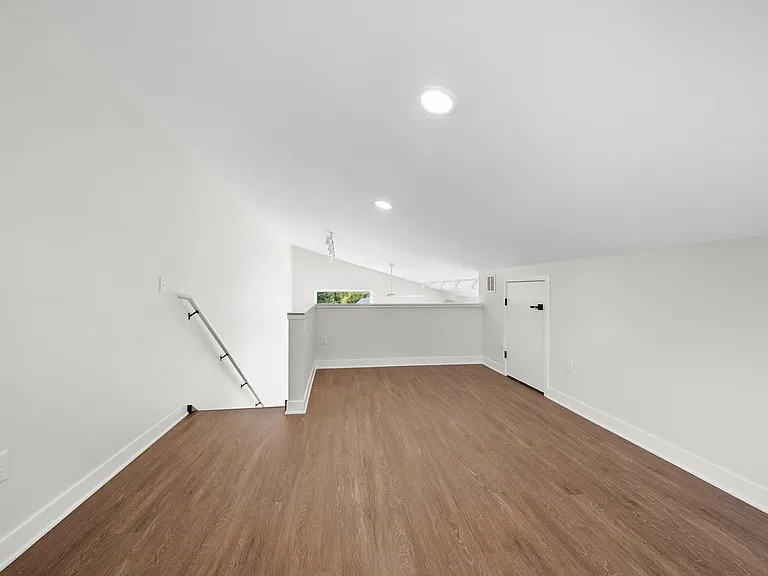 2426 Inglewood Ave — Photo 15