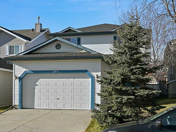 3rd image of 182 E Coventry Close NE