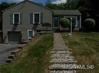 2 Upper Woods Rd, New Hartford, NY 13413