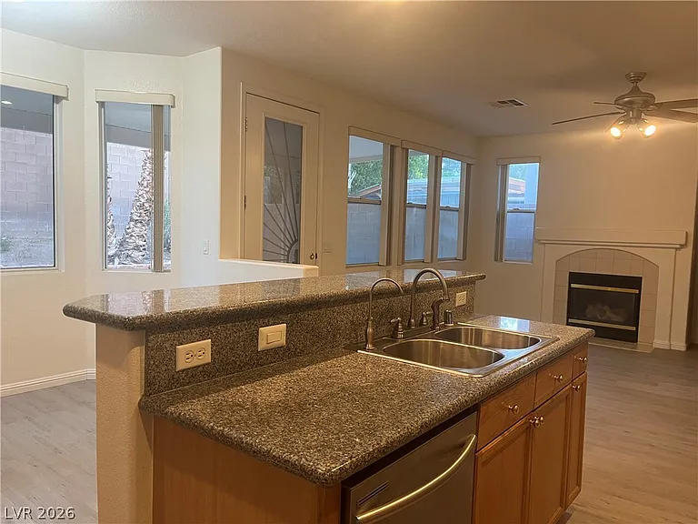 3889 Palm Island Ct — Photo 13