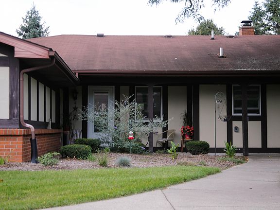 2nd image of 192 Bona Vista Dr NW #72