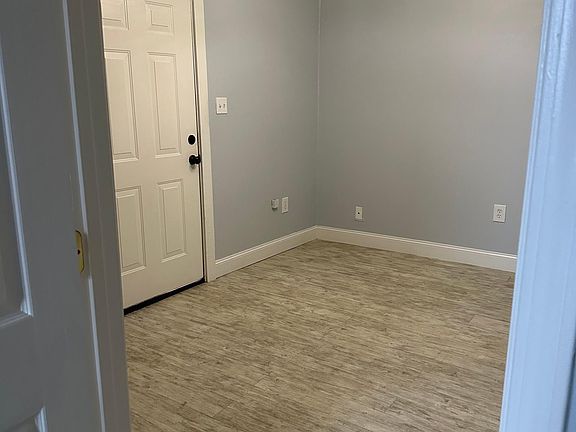 4th image of 130 W Maud Ave #9