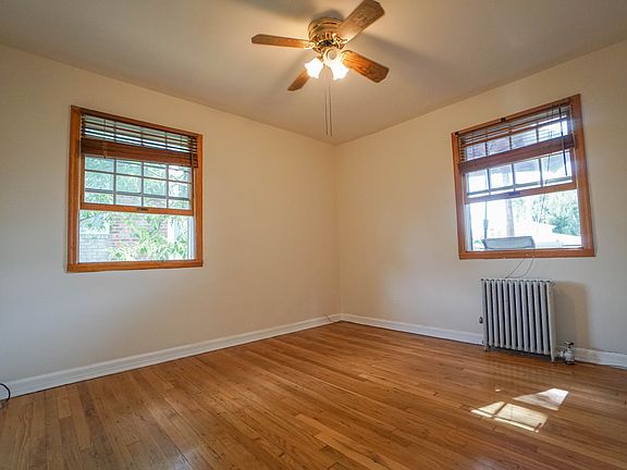 5th image of 63 Birchwood Dr