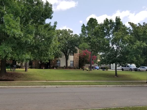 315 Vicksburg Cir APT 2