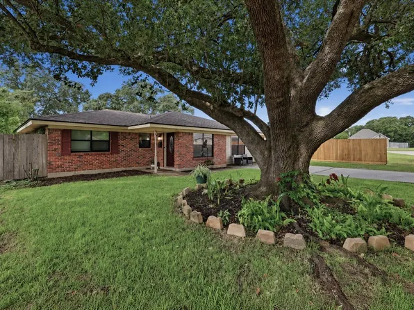 1199 Bernice Ln, Bridge City, TX 77611