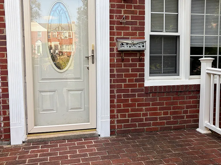 4 Winthrop Ct — Photo 32