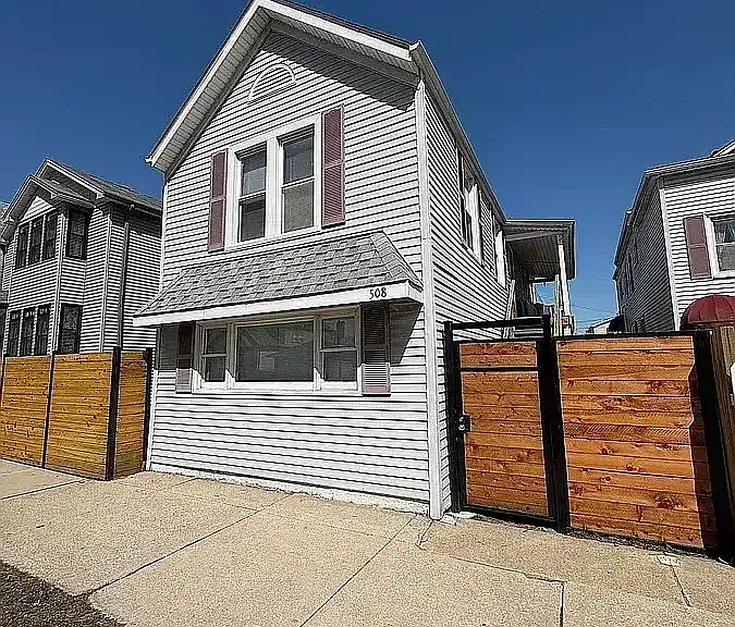 508 W 46th St #1 — Photo 10