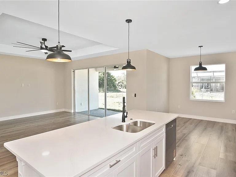 1906 NW 28th Ave — Photo 14
