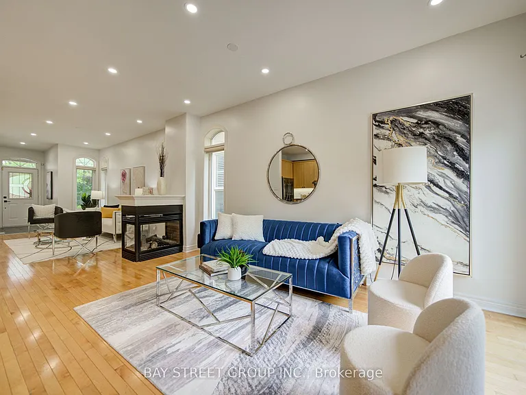 46 Romance Dr — Photo 12