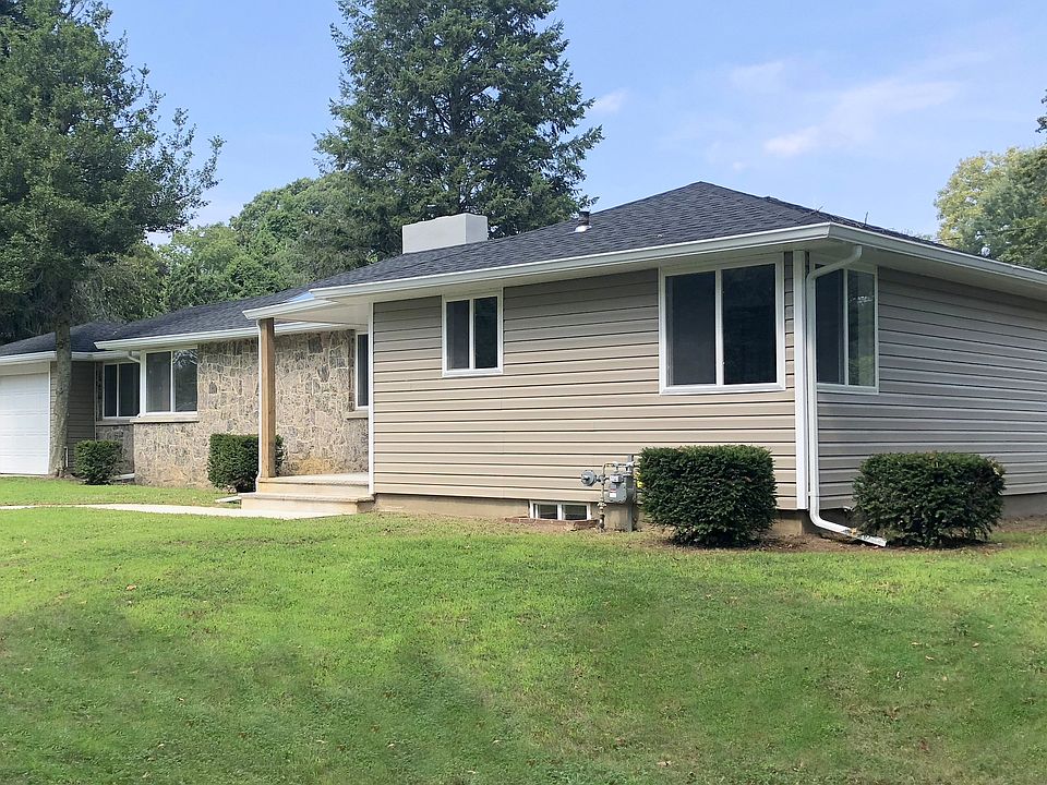 2nd image of 3 Lincoln Pl