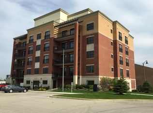 10765 W Clocktower Dr 202, Countryside, IL 60525