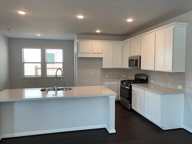 8022 Cliffside Terrace Ct — Photo 10