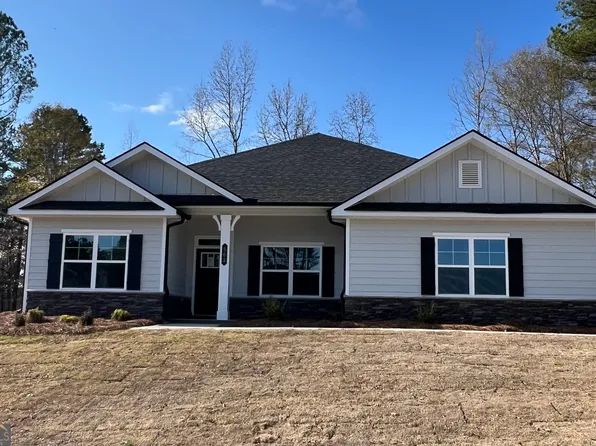 562 Walnut Creek Pkwy, Pendergrass, GA 30567