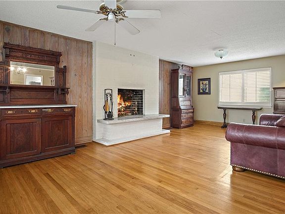 4th image of 250 E Mount Island Dr