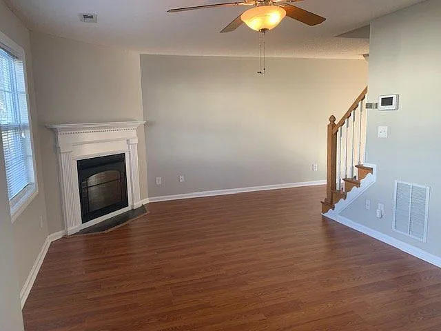 3 bed, 2.5 bath, 1453 sqft, $1,450 — Photo 2